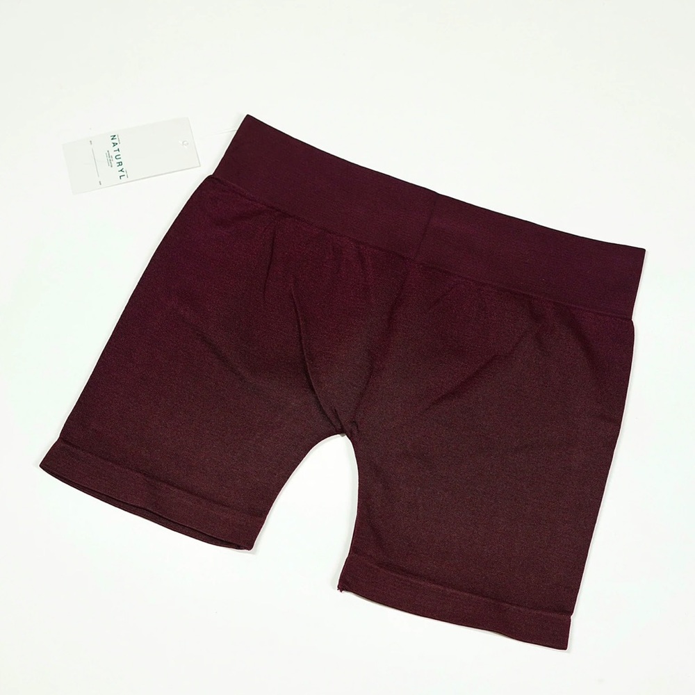 🆕 WINE Naturyl Basic Booty Shorts